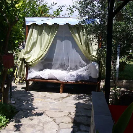 Villa Julia Nea Plagia
